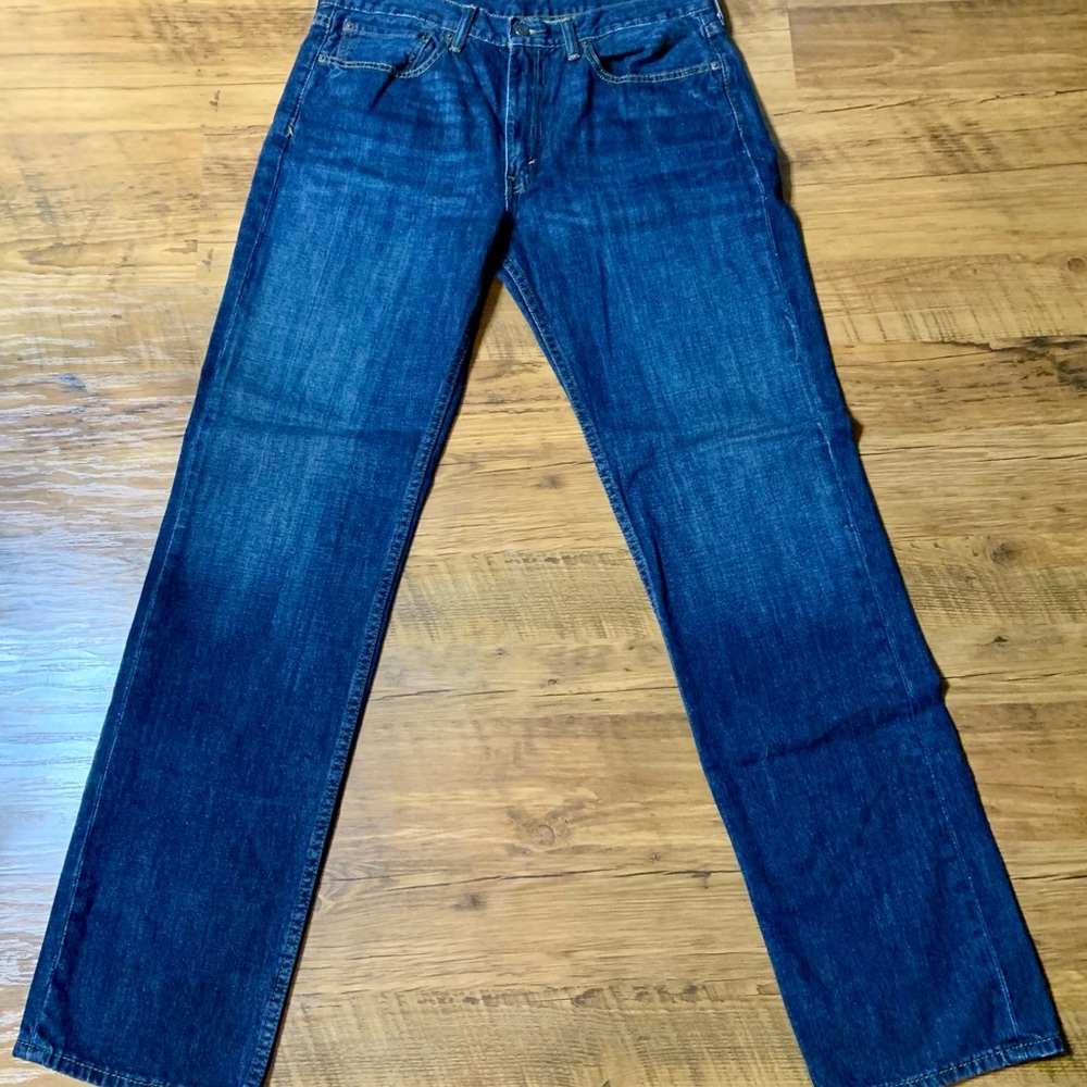 Lightly used Levi jeans men size 34/34